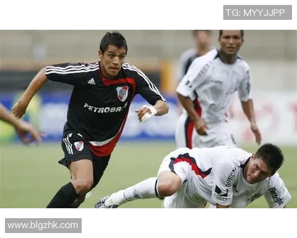 四大足球巨星风采对比:梅西C罗内马尔哈兰德谁才是当今足坛最强之王